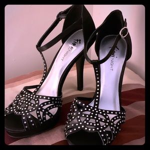 BRAND NEW WITHOUT TAGS!! Black heels